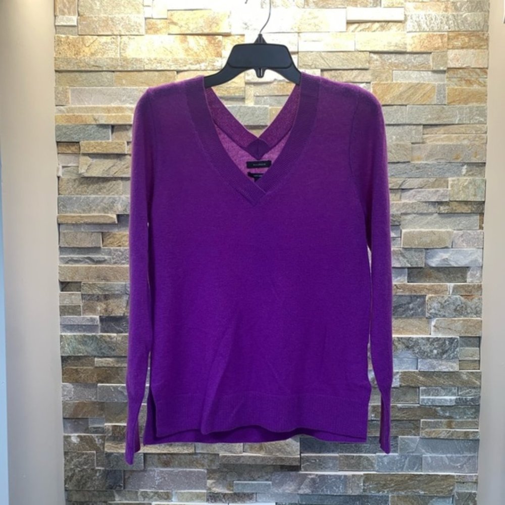 Halogen V-Neck Cashmere Sweater - Picture 3 of 8